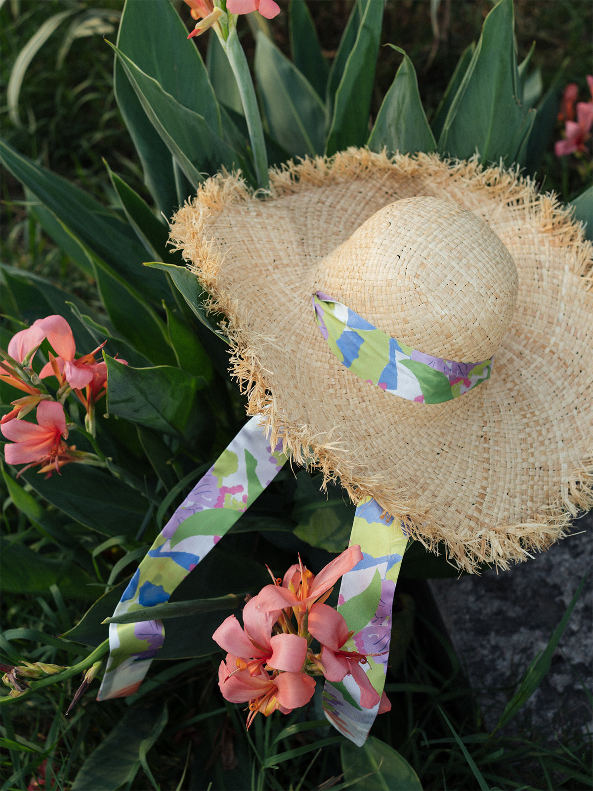 FRIDA x LOST PATTERN "Frida's Garden" Straw Hat with Ribbon Tie - Pink