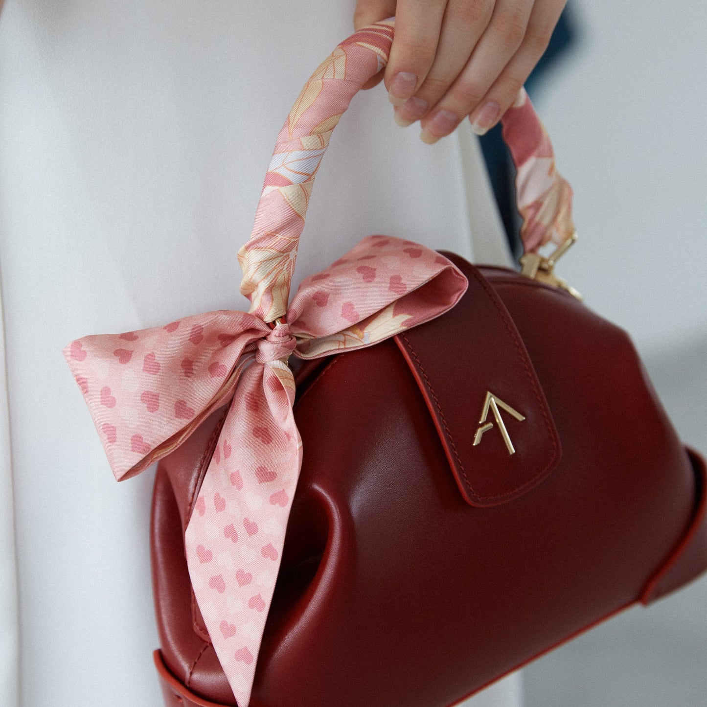 "El Amor" Silk Twill Neck Bow - Pink